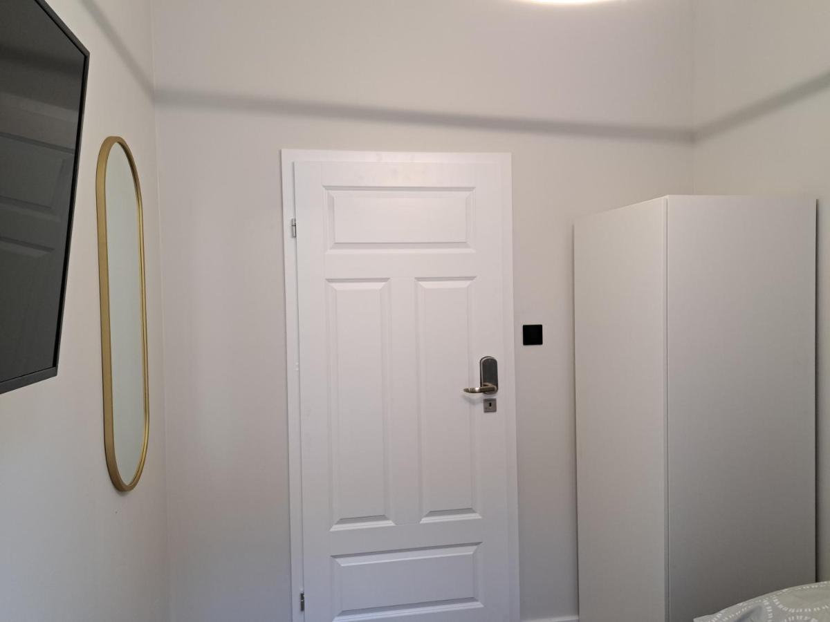 Kopernik Premium Rooms Apartment Torun Bilik gambar