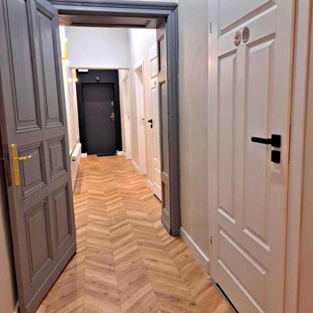 Kopernik Premium Rooms Apartment Torun Luaran gambar