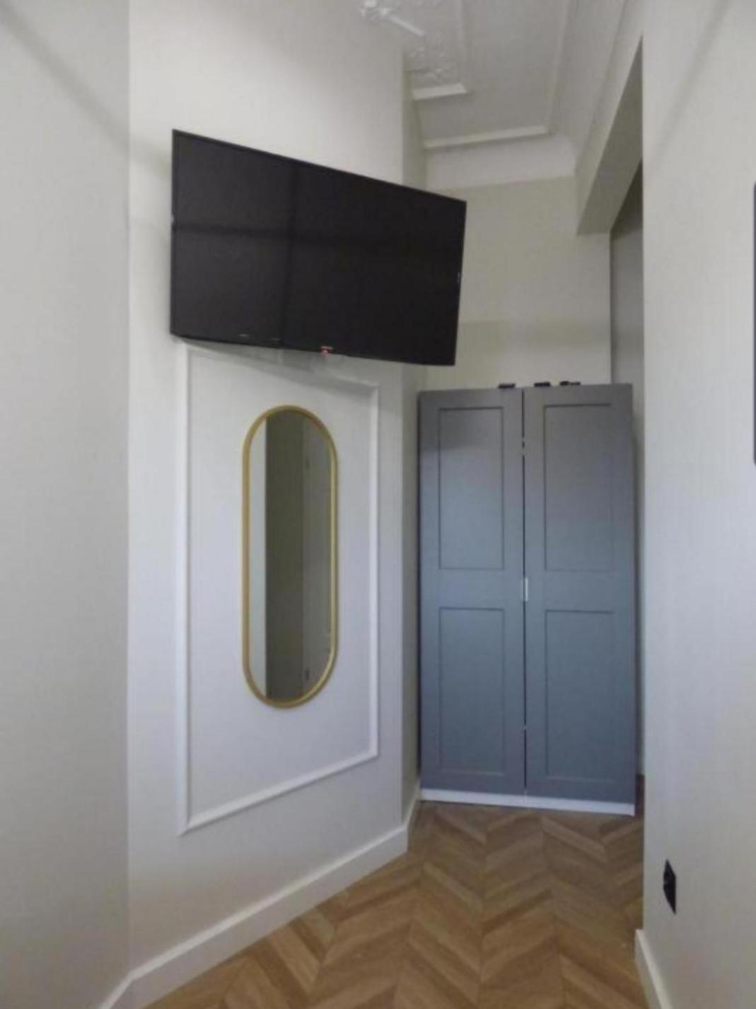 Kopernik Premium Rooms Apartment Torun Bilik gambar